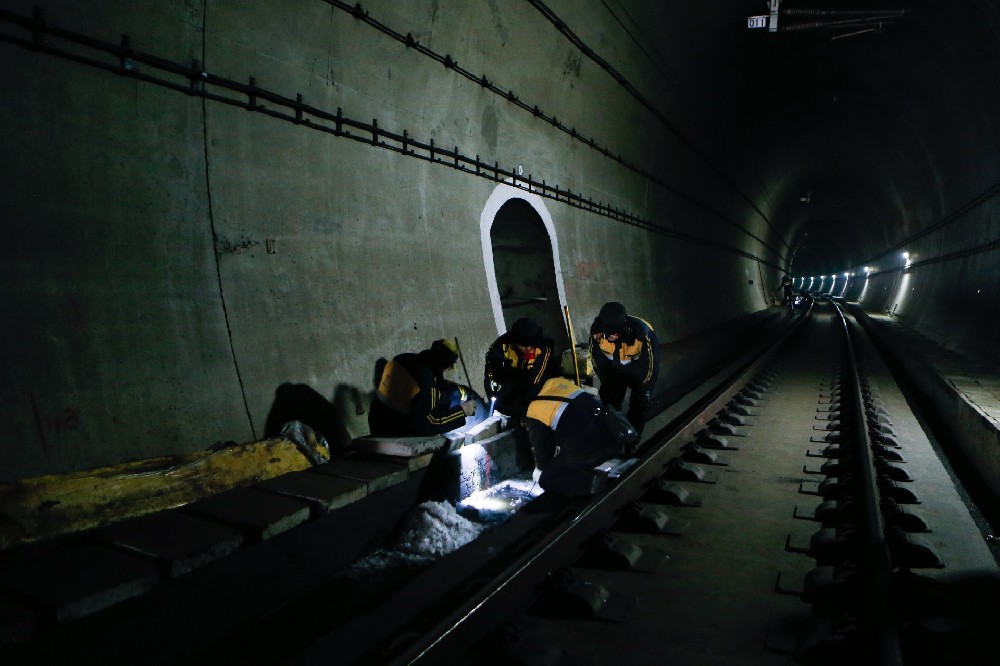 务川铁路运营隧道病害现状